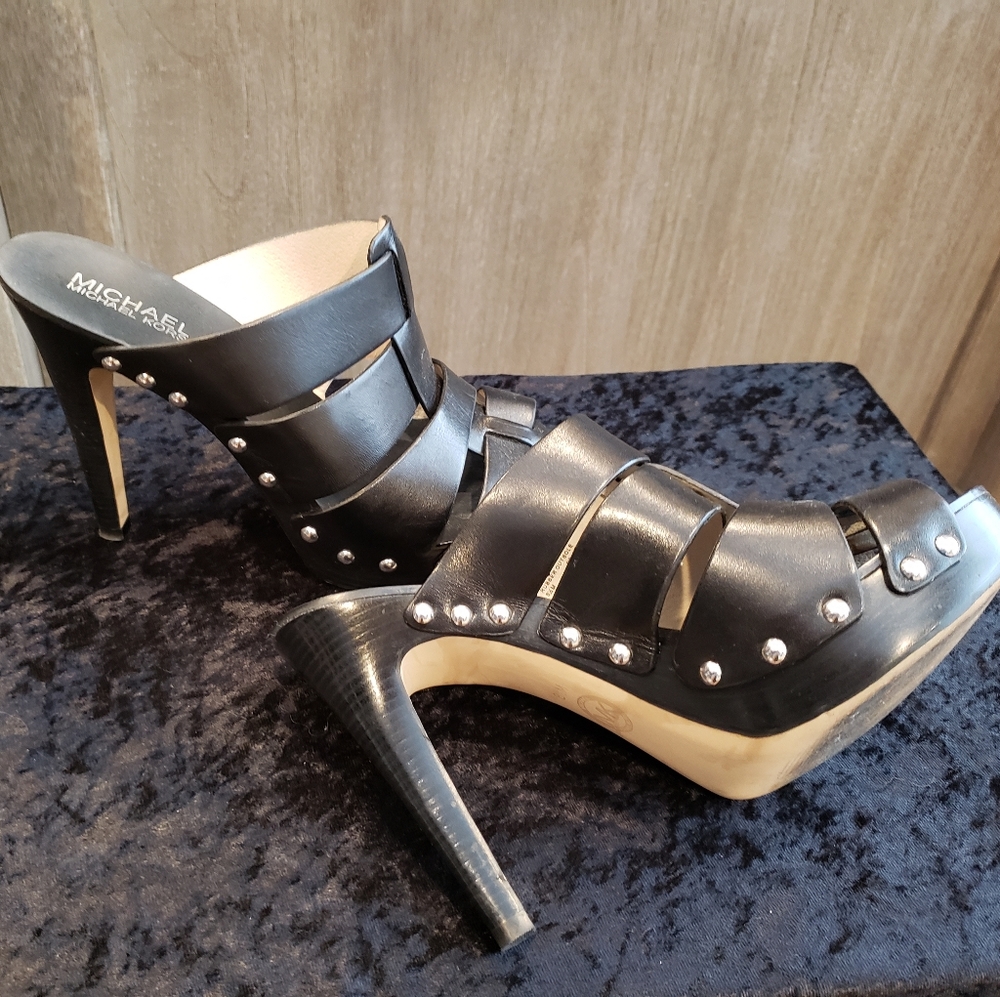 Michael Kors Leather heel